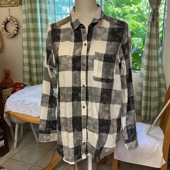 Hollister Tops - 🩷HOST PICK🩷Hollister California Women’s Long Sleeve Blouse Medium EUC